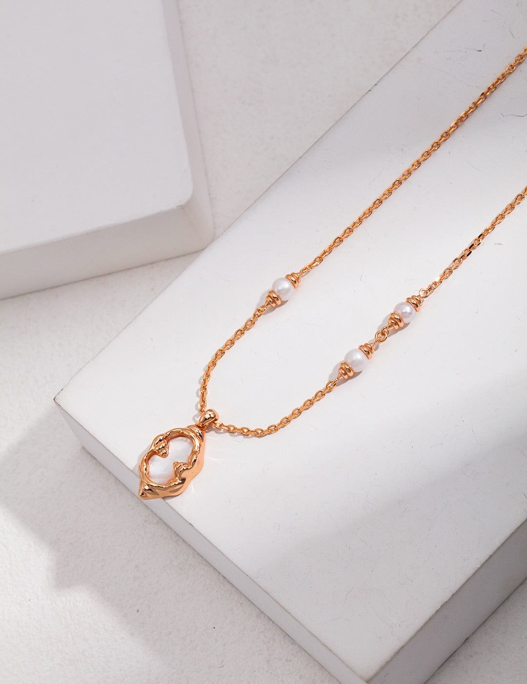 FLUIDE-Silver Mother-of-pearl Necklace (Option 1)