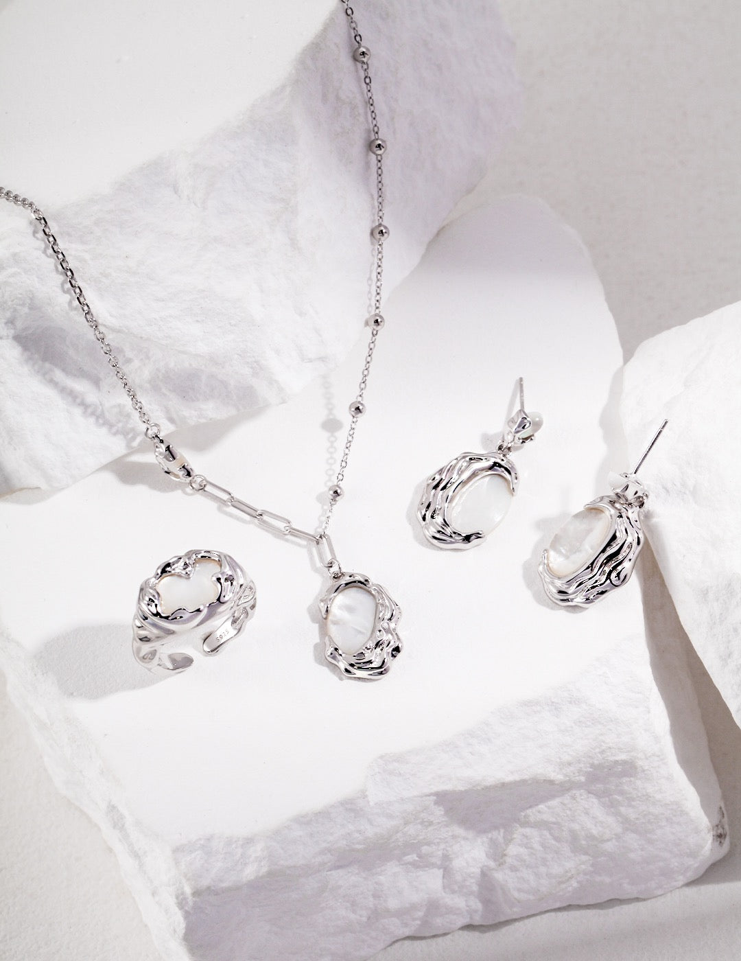 Debut Collection: FLUIDE