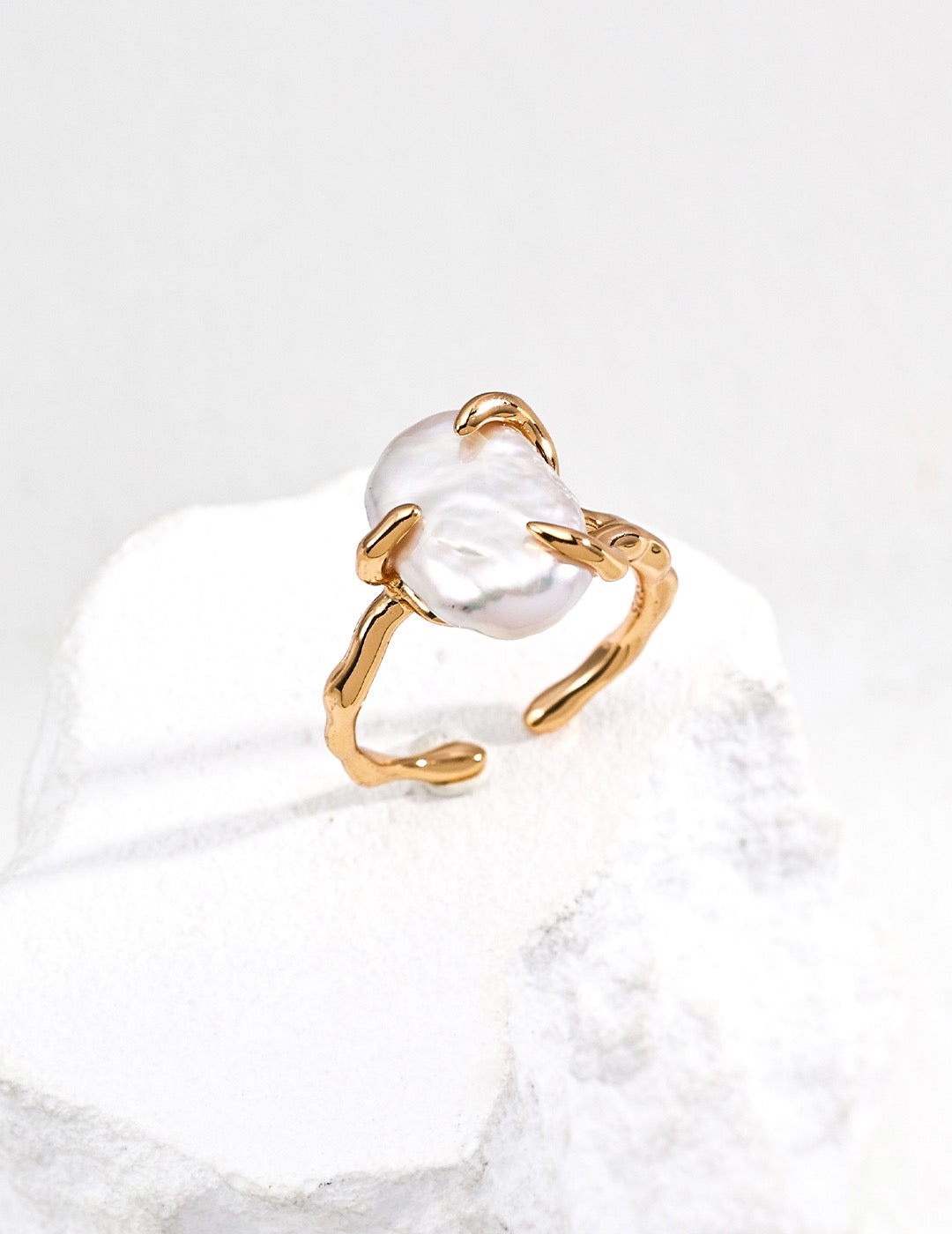Baroque Whisper Ring