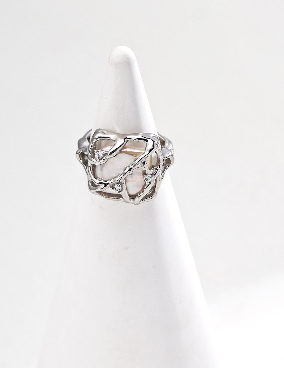 THE RÉSONANCE -Sterling Silver Baroque Pearl Ring