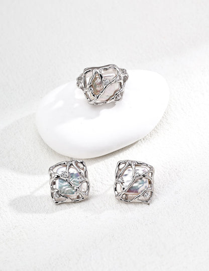 THE RÉSONANCE Collection